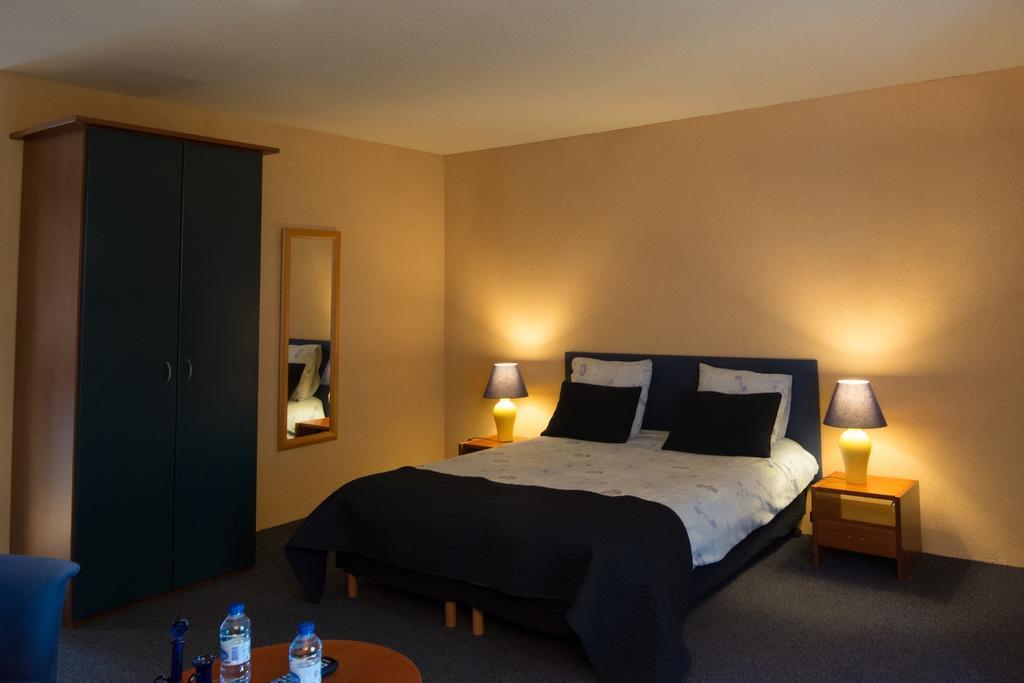 Charme Hotel La Dominotte Demigny Ruang foto
